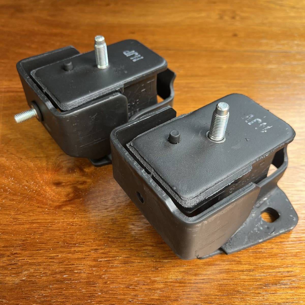 デリカ スターワゴン エンジンマウント P35W P25W 三菱デリカ デリカ